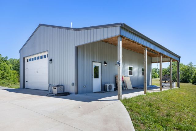 1071 Sycamore Ln, Nunnelly, TN 37137