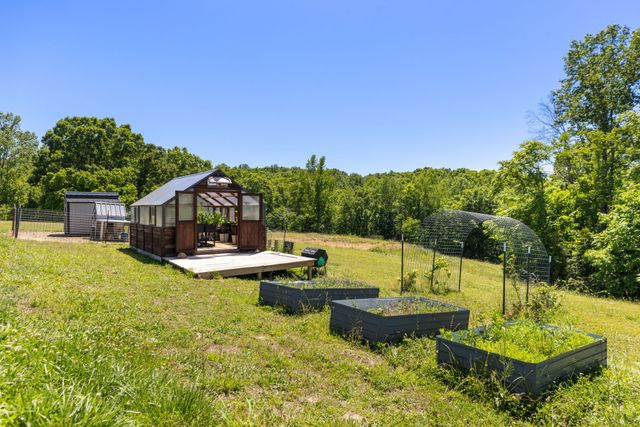1071 Sycamore Ln, Nunnelly, TN 37137