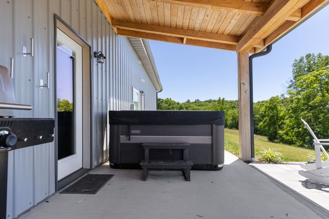 1071 Sycamore Ln, Nunnelly, TN 37137