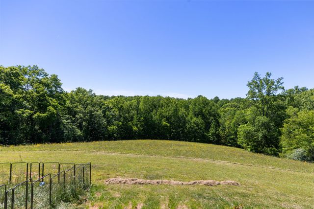 1071 Sycamore Ln, Nunnelly, TN 37137
