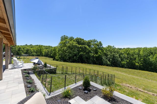 1071 Sycamore Ln, Nunnelly, TN 37137