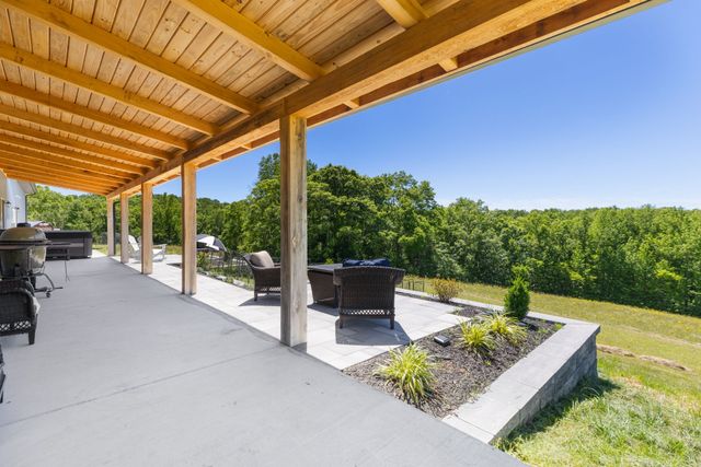 1071 Sycamore Ln, Nunnelly, TN 37137
