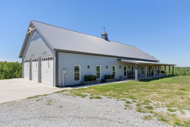 1071 Sycamore Ln, Nunnelly, TN 37137
