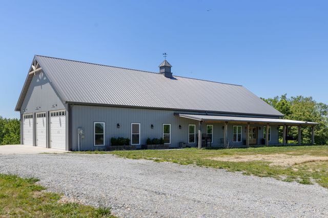 1071 Sycamore Ln, Nunnelly, TN 37137