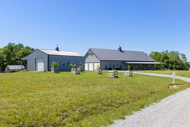 1071 Sycamore Ln, Nunnelly, TN 37137