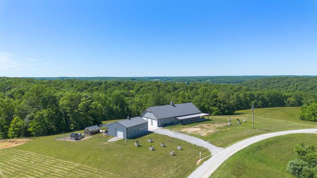 1071 Sycamore Ln, Nunnelly, TN 37137