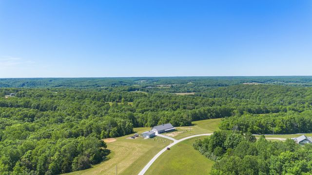 1071 Sycamore Ln, Nunnelly, TN 37137