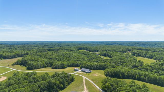 1071 Sycamore Ln, Nunnelly, TN 37137