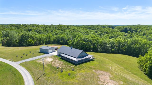 1071 Sycamore Ln, Nunnelly, TN 37137