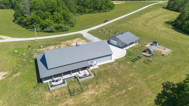 1071 Sycamore Ln, Nunnelly, TN 37137