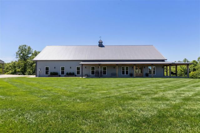 1071 Sycamore Ln, Nunnelly, TN 37137