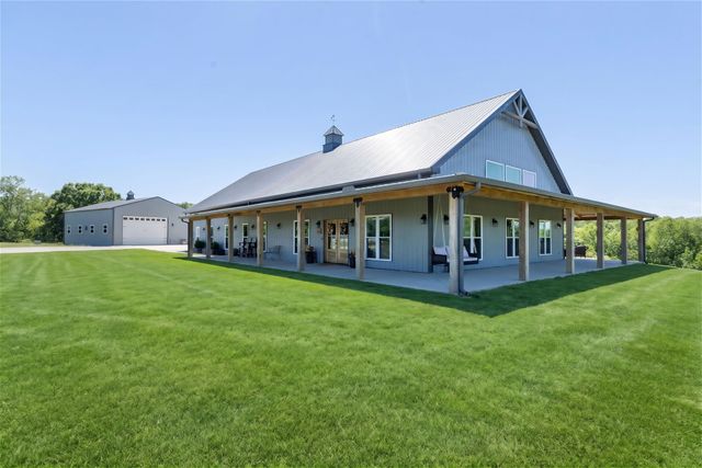 1071 Sycamore Ln, Nunnelly, TN 37137