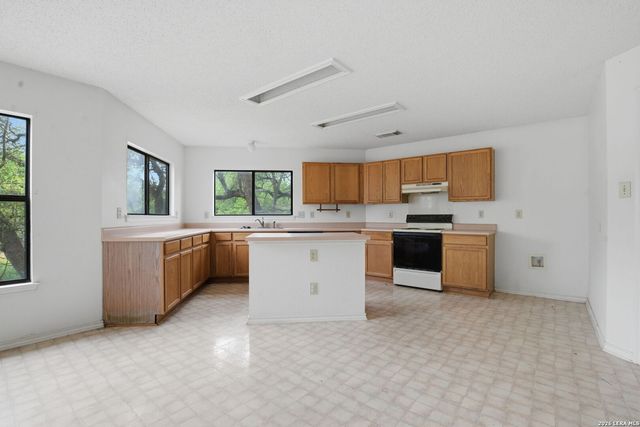 281 Samantha, Schertz, TX 78154