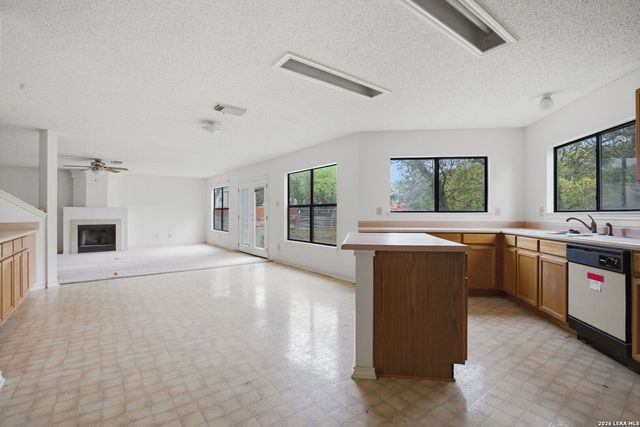 281 Samantha, Schertz, TX 78154