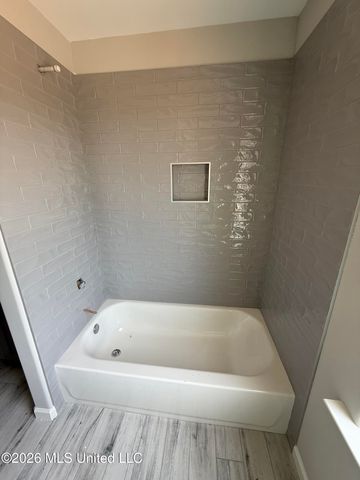 410 Poplar Lane, Holly Springs, MS 38635