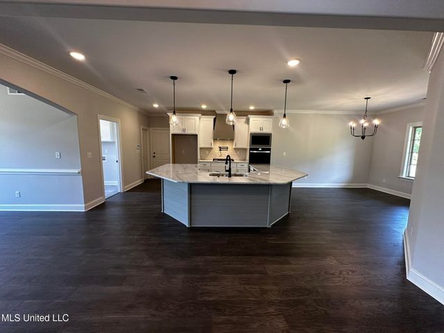 410 Poplar Lane, Holly Springs, MS 38635