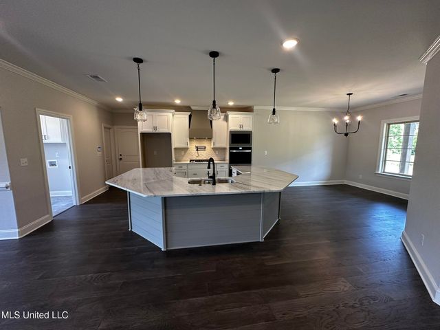 410 Poplar Lane, Holly Springs, MS 38635