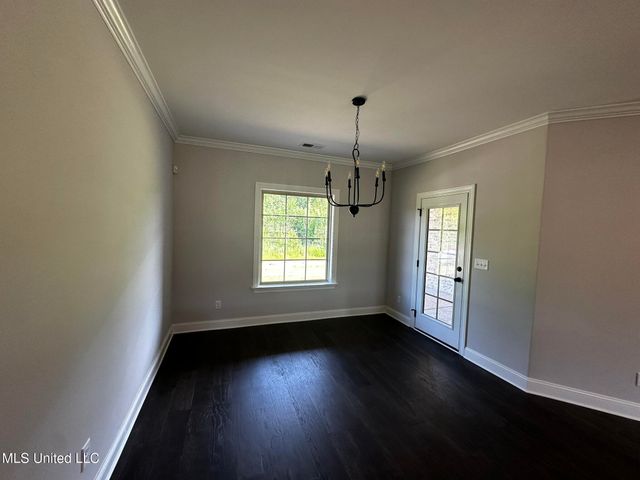 410 Poplar Lane, Holly Springs, MS 38635