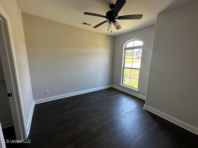 410 Poplar Lane, Holly Springs, MS 38635