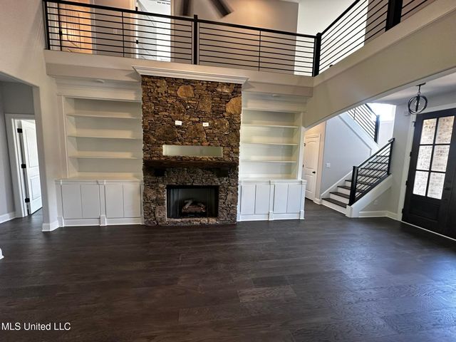 410 Poplar Lane, Holly Springs, MS 38635