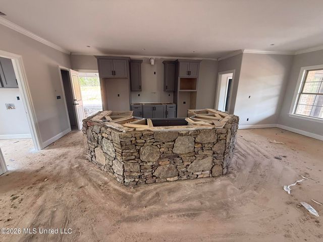 410 Poplar Lane, Holly Springs, MS 38635