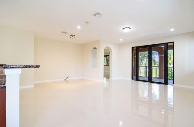 2877 Kinsington Cir 2877, Fort Lauderdale, FL 33332