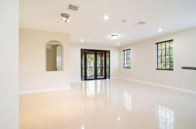 2877 Kinsington Cir 2877, Fort Lauderdale, FL 33332