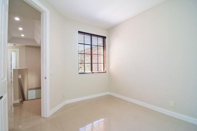 2877 Kinsington Cir 2877, Fort Lauderdale, FL 33332