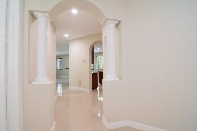 2877 Kinsington Cir 2877, Fort Lauderdale, FL 33332