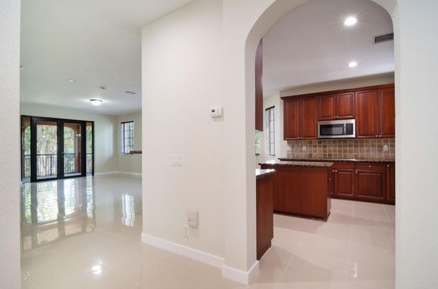 2877 Kinsington Cir 2877, Fort Lauderdale, FL 33332