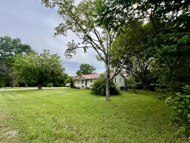 101 N Old Military Rd, Summertown, TN 38483