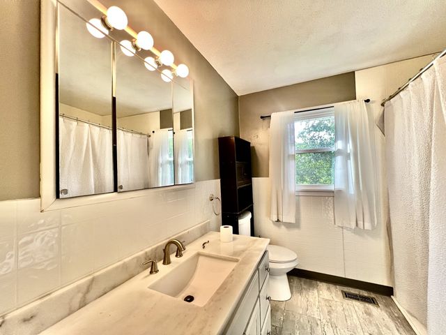 101 N Old Military Rd, Summertown, TN 38483