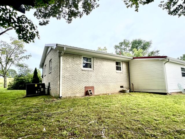 101 N Old Military Rd, Summertown, TN 38483