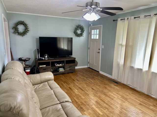 101 N Old Military Rd, Summertown, TN 38483