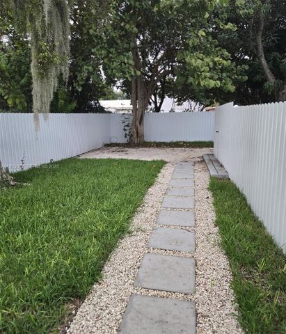 38 Edmund Rd 1, West Park, FL 33023