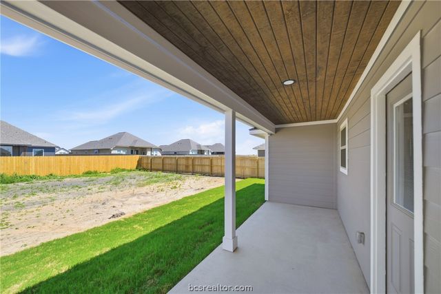 125 Cotton Cove, Snook, TX 77878