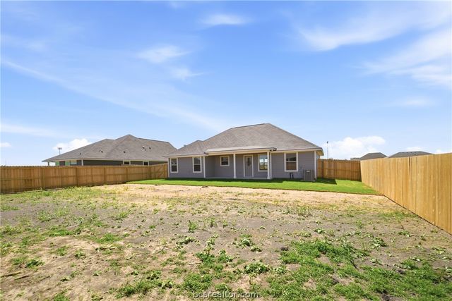 125 Cotton Cove, Snook, TX 77878