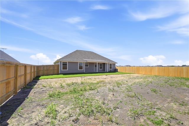 125 Cotton Cove, Snook, TX 77878