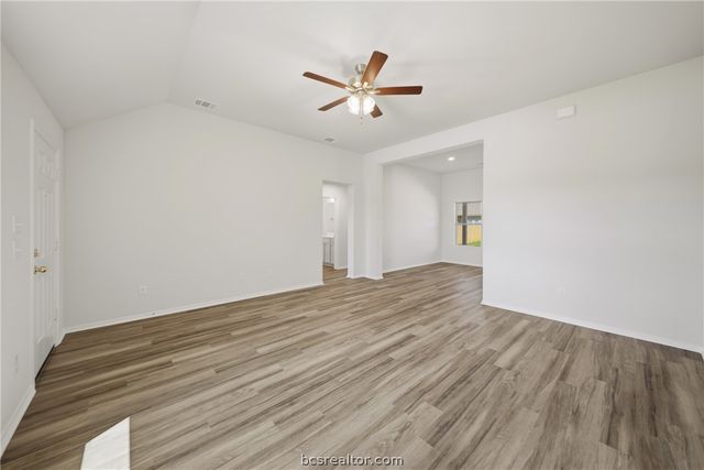 125 Cotton Cove, Snook, TX 77878