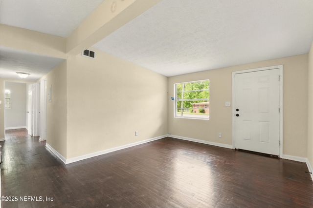 6645 CLEVELAND Road, Jacksonville, FL 32209