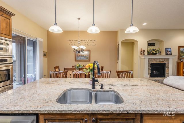 178 E E. Rio Colinas Dr., Meridian, ID 83646