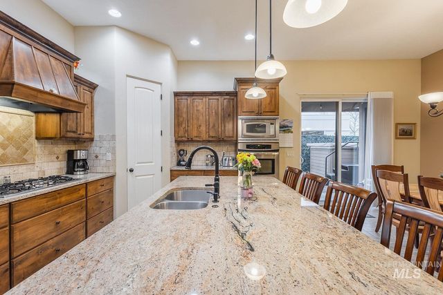 178 E E. Rio Colinas Dr., Meridian, ID 83646