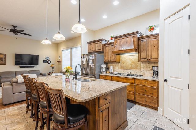 178 E E. Rio Colinas Dr., Meridian, ID 83646