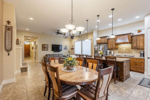 178 E E. Rio Colinas Dr., Meridian, ID 83646