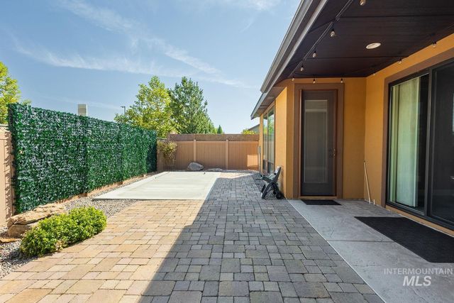 178 E E. Rio Colinas Dr., Meridian, ID 83646
