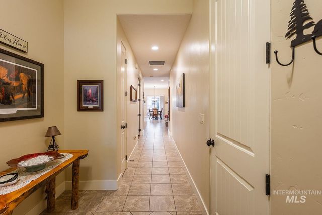 178 E E. Rio Colinas Dr., Meridian, ID 83646