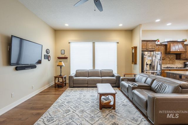 178 E E. Rio Colinas Dr., Meridian, ID 83646