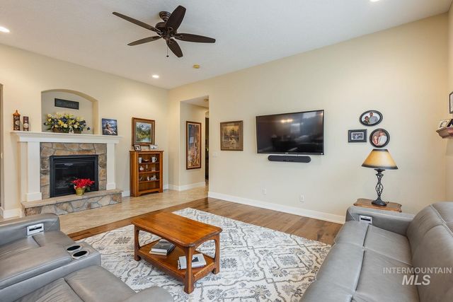 178 E E. Rio Colinas Dr., Meridian, ID 83646