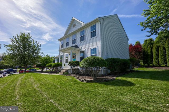 100 SURREY LN, York, PA 17402