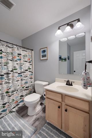 100 SURREY LN, York, PA 17402